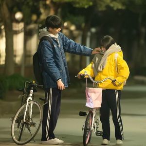 美女裸露小米su7视频
